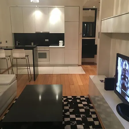 Platinum Towers E 4* ורשה