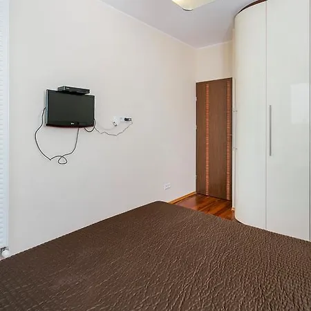 Platinum Towers E Apart Otel Varşova