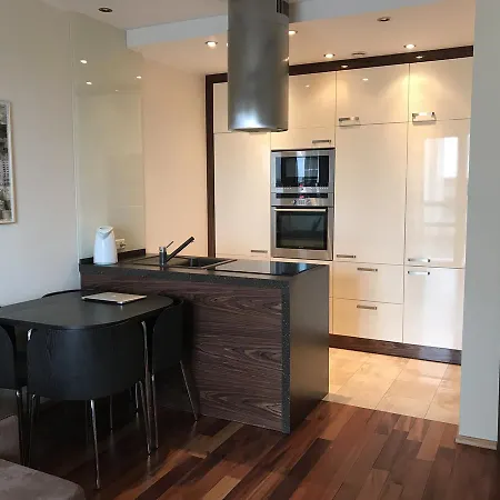Platinum Towers E Apart Otel Varşova