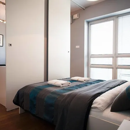 Platinum Towers E 4* Varşova