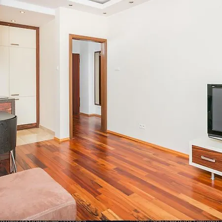 Platinum Towers E 4* Warsaw